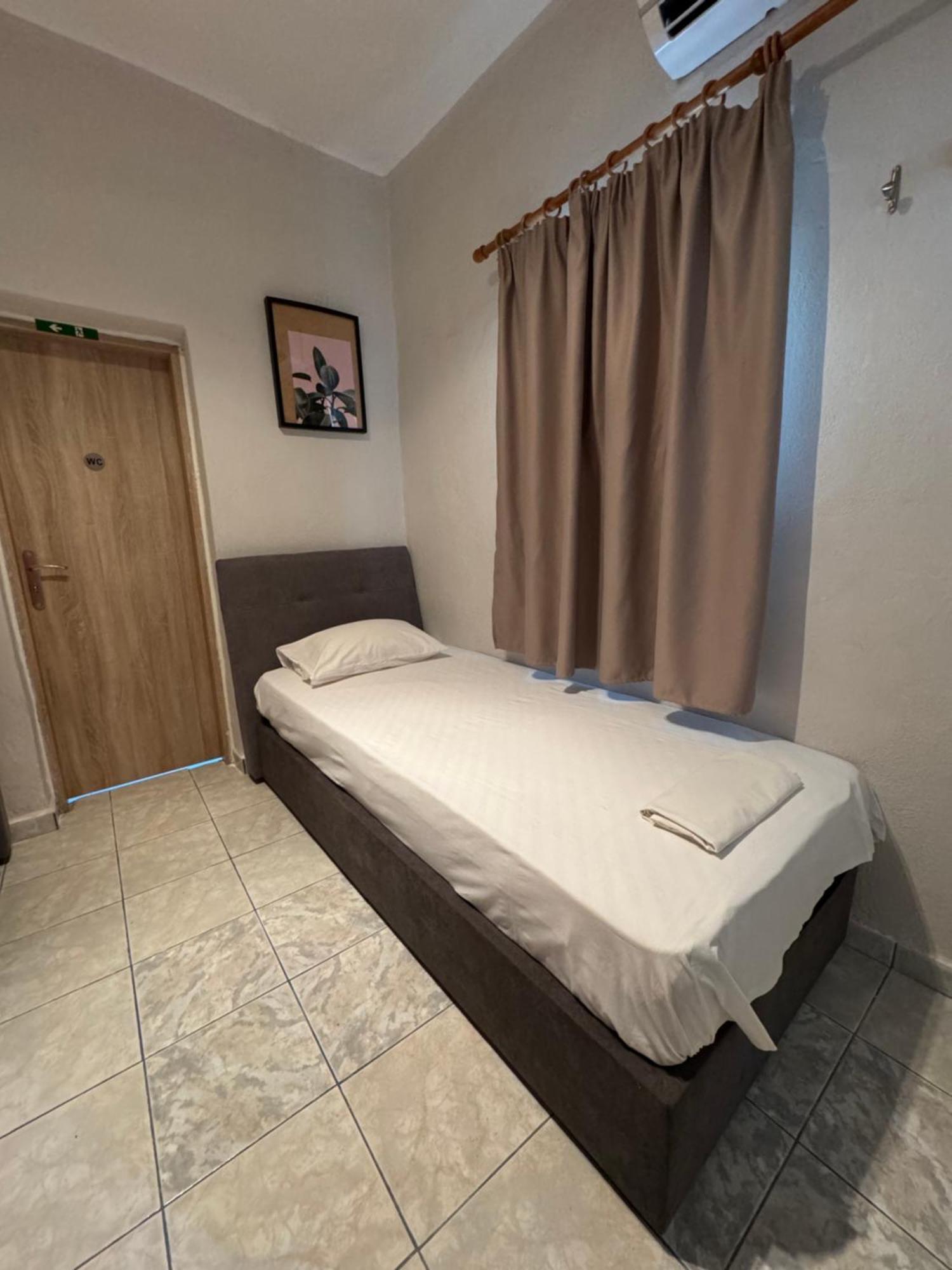 Dimitri'S Apartment 瓦捷拉 外观 照片